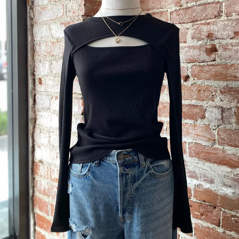 Noble Temperament Dani Cutout Detail Top Black