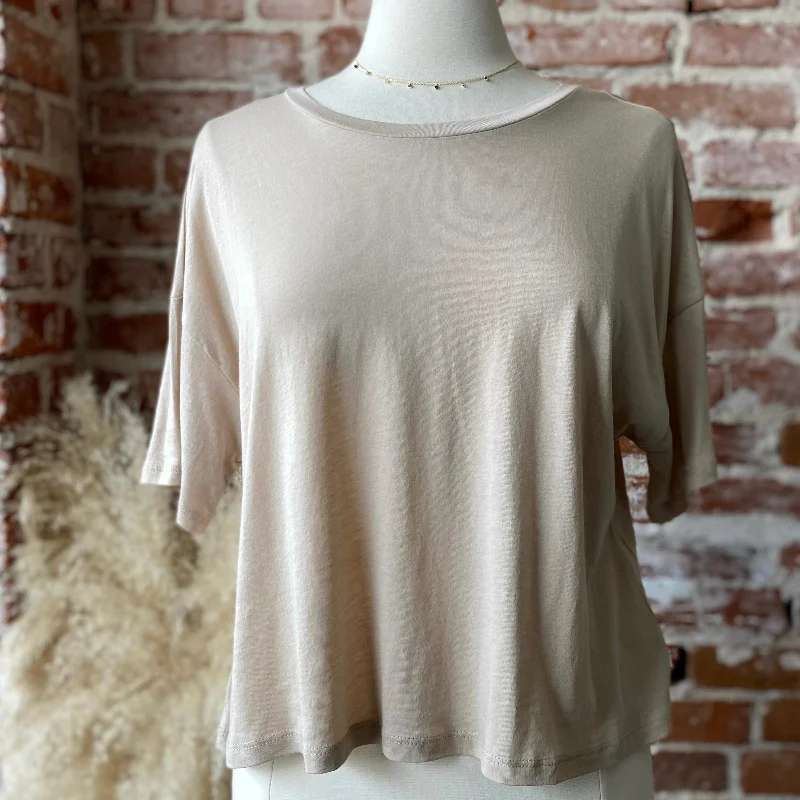 Hooded design Febe Oversized Crop Top Light Brown