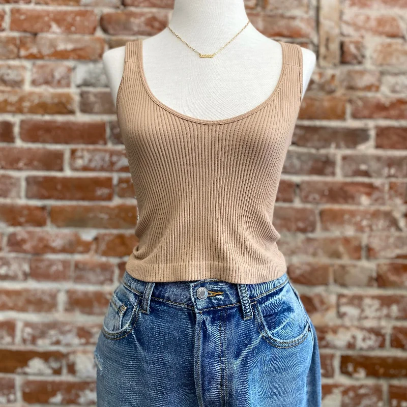 Luxury and fashionable Shoreline Ribbed Crop Top Taupe