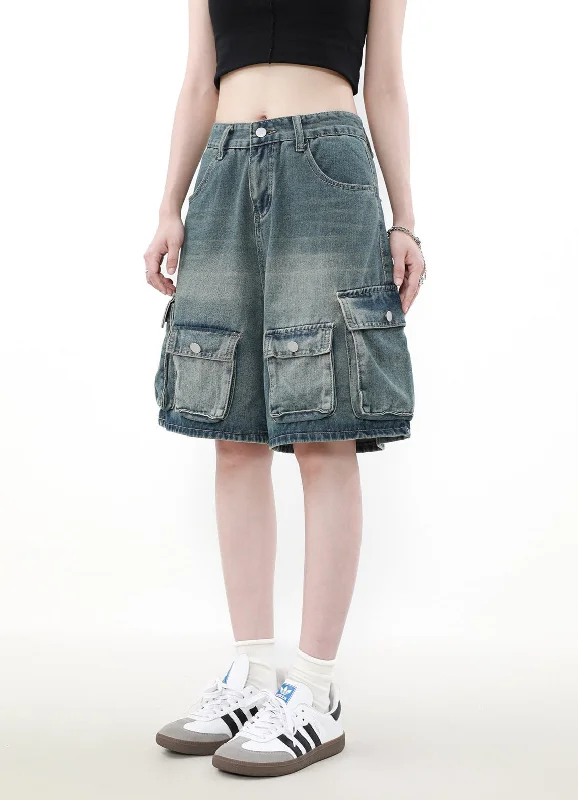 Noble Temperament Faded Denim Cargo Shorts with Multiple Button Pockets