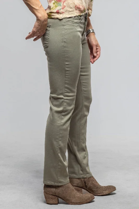 Fashion Selection MAC Dream Straight in Rosemary