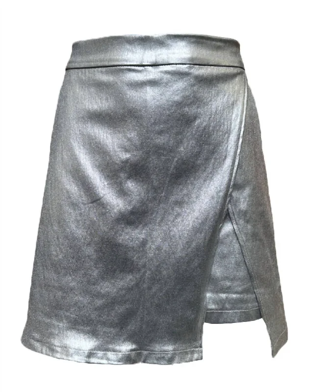 Quality Tailoring Women's Metallic Skort In Silver