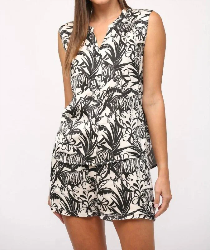 Fashion Touch Amy Short In Animal Print