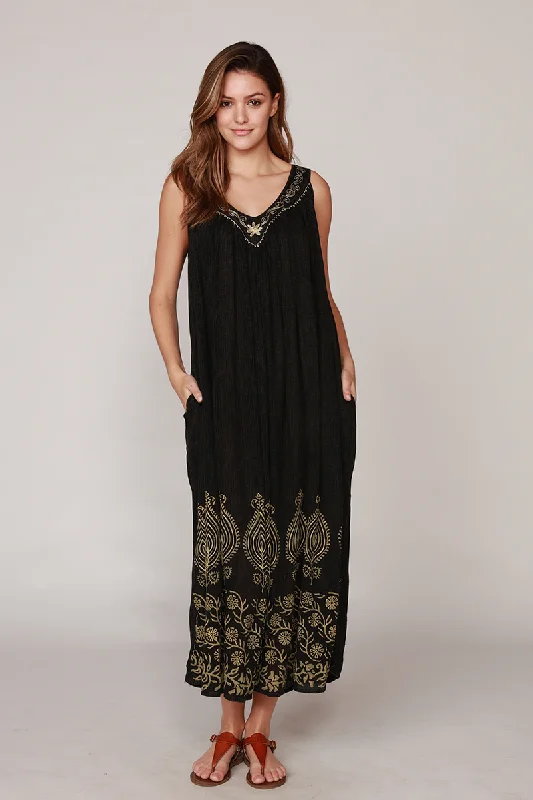 Elegant Design Long crinkle dress in black rayon with embroidery and print