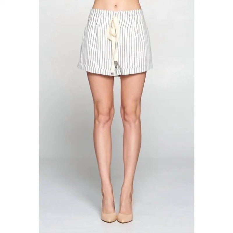 Classic Retro Stripped Shorts In White