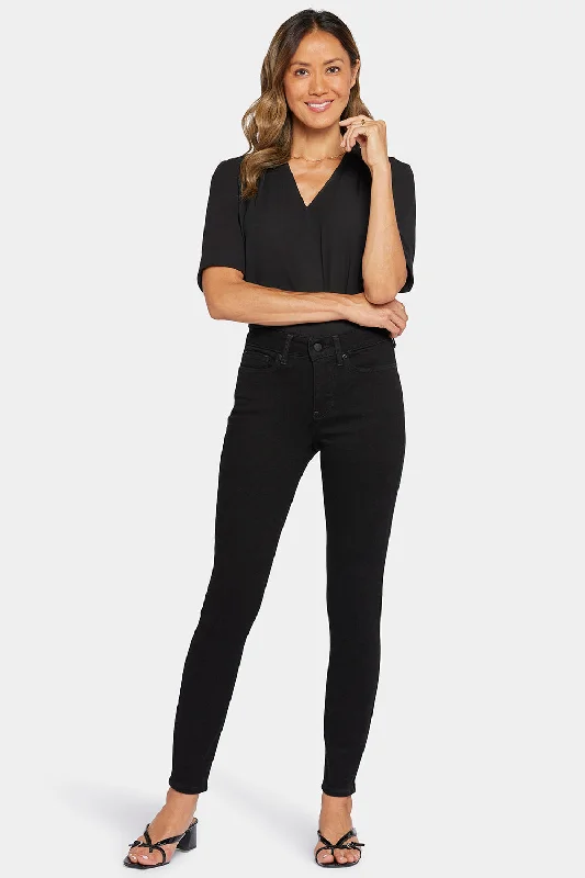 Cozy Sweaters Ami Skinny Jeans In Tall - Black