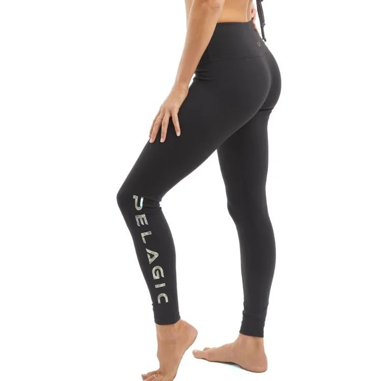 Everyday Style Pelagic Women's Jeans Solid