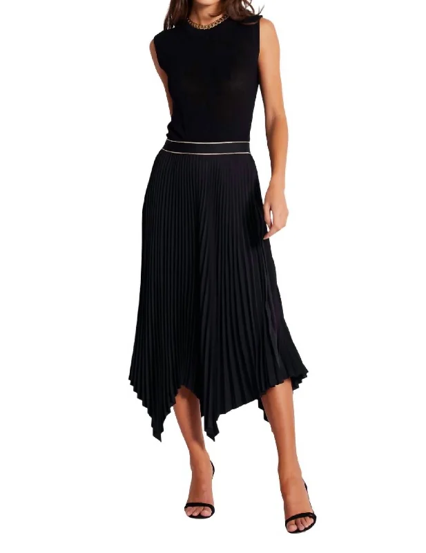 Free and comfortable Bonita Sweater In Black