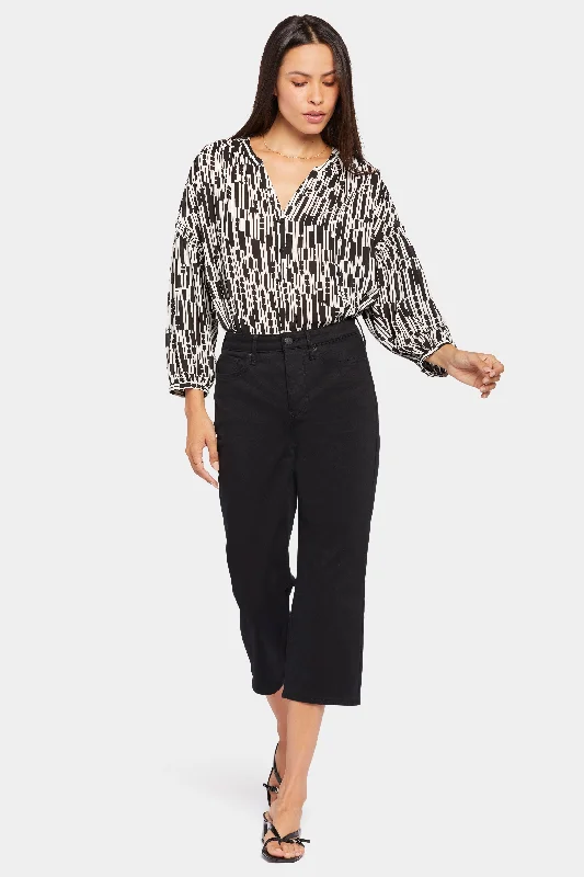 Effortless Style Joni Relaxed Capri Jeans In Petite - Black