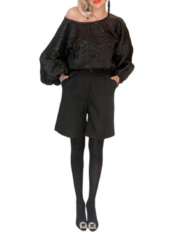 Editorial Design Belted Shorts In Black