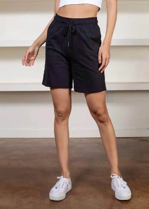 Avant-garde Design Fernandez Drawstring Short In Black